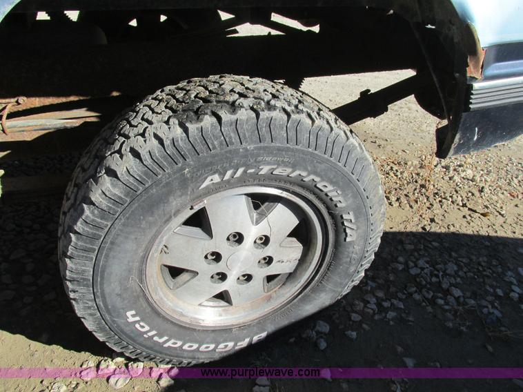 image for item BS9932 1989 Chevrolet 1500 pickup truck