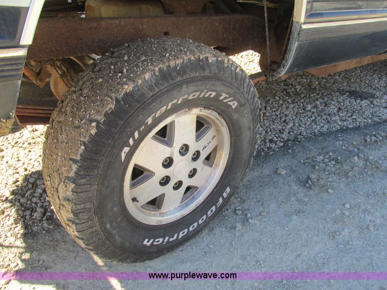 image for item BS9932 1989 Chevrolet 1500 pickup truck