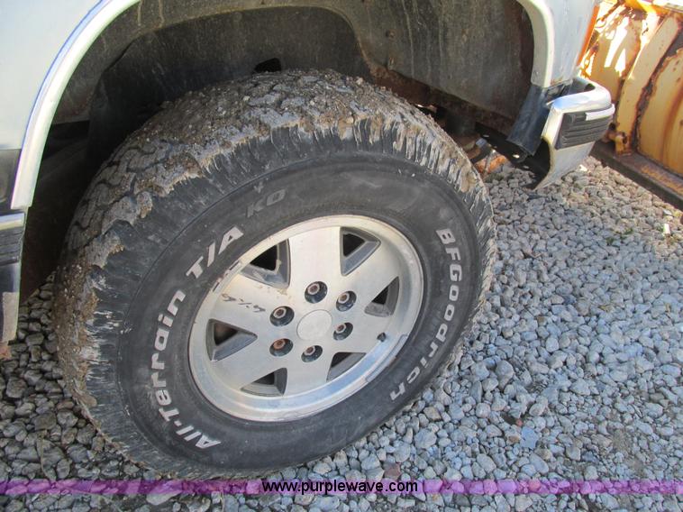 image for item BS9932 1989 Chevrolet 1500 pickup truck