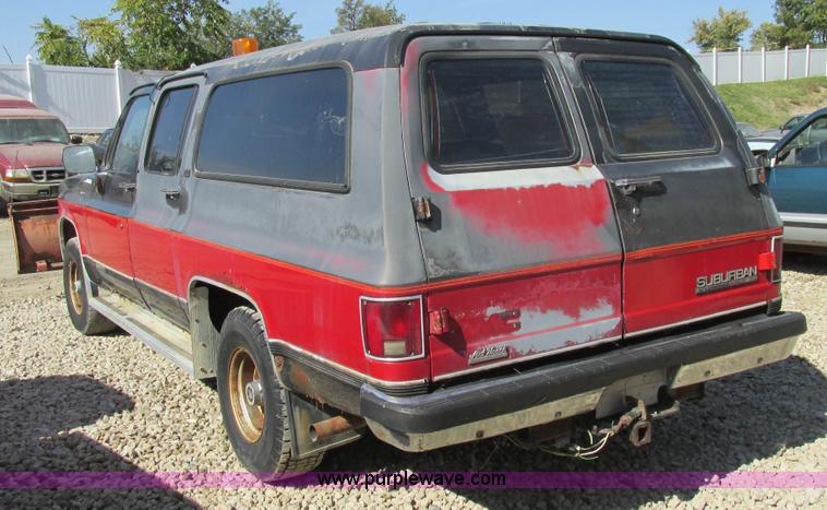 image for item BS9935 1991 GMC Suburban SUV