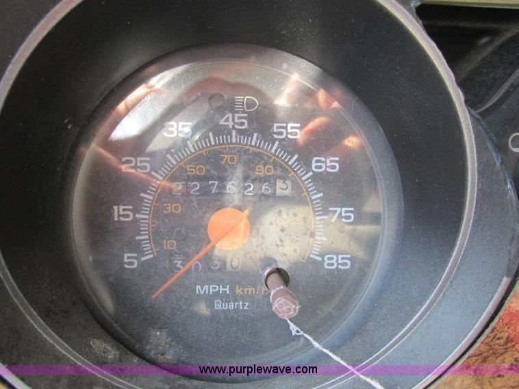 image for item BS9935 1991 GMC Suburban SUV