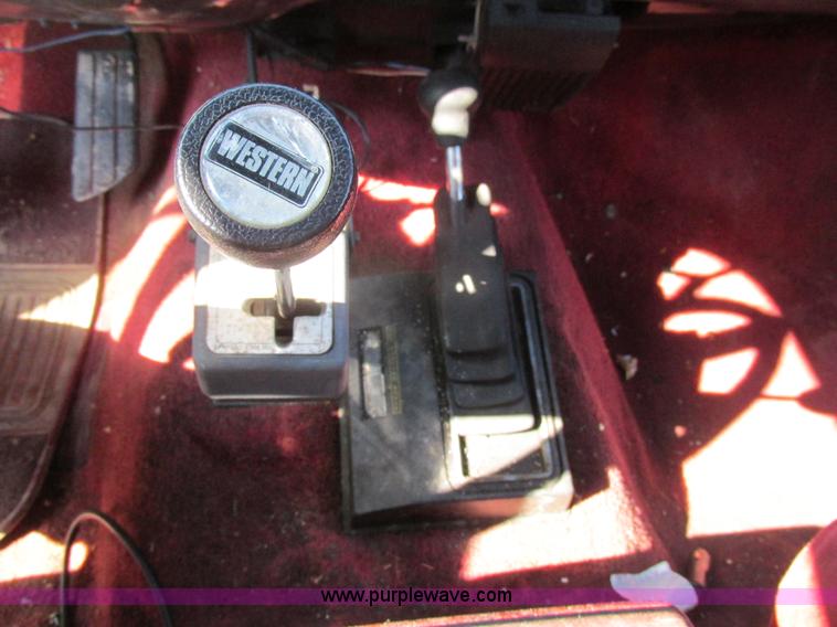 image for item BS9935 1991 GMC Suburban SUV