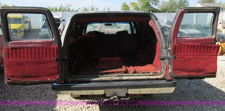image for item BS9935 1991 GMC Suburban SUV