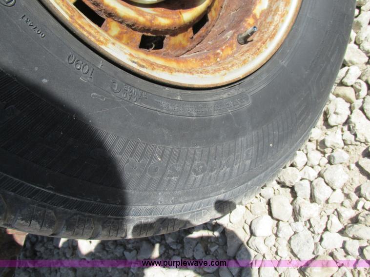 image for item BS9935 1991 GMC Suburban SUV