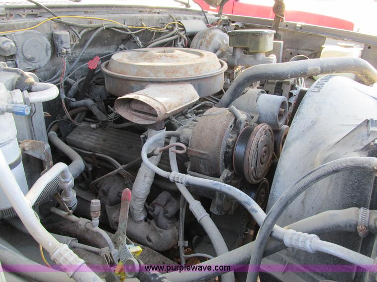 image for item BS9935 1991 GMC Suburban SUV