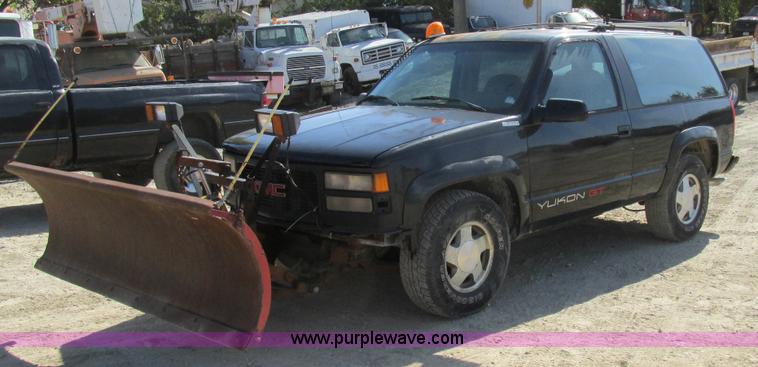 image for item BS9936 1994 GMC Yukon SUV