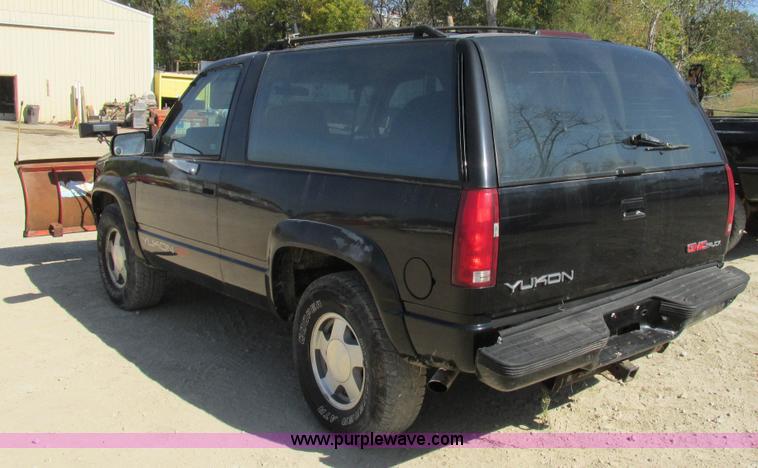 image for item BS9936 1994 GMC Yukon SUV