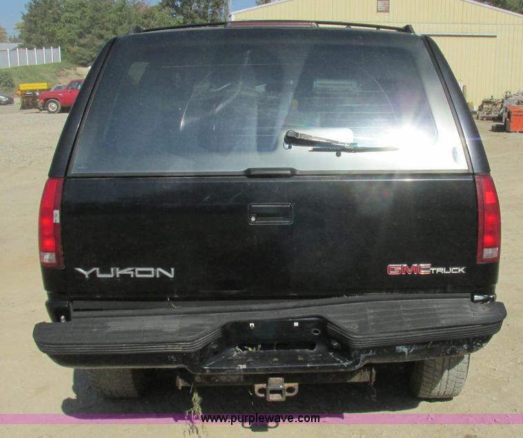 image for item BS9936 1994 GMC Yukon SUV
