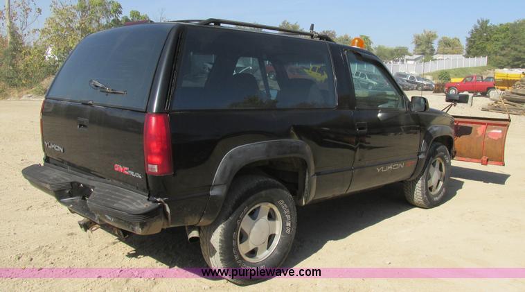 image for item BS9936 1994 GMC Yukon SUV