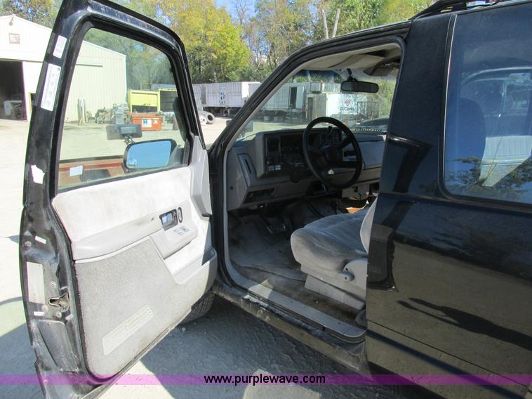 image for item BS9936 1994 GMC Yukon SUV