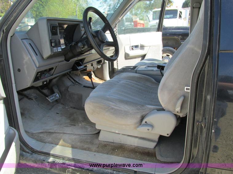 image for item BS9936 1994 GMC Yukon SUV