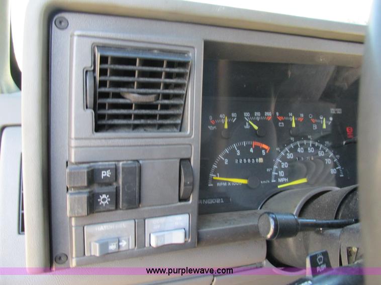 image for item BS9936 1994 GMC Yukon SUV