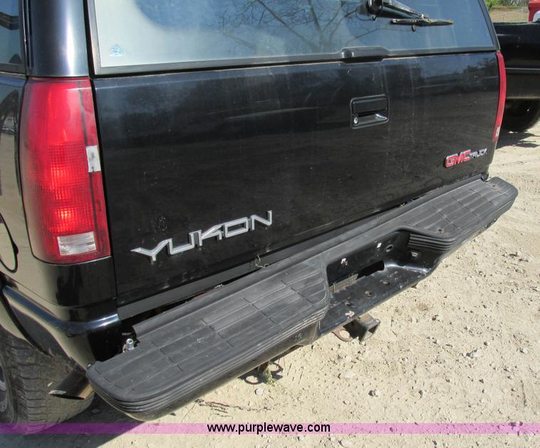 image for item BS9936 1994 GMC Yukon SUV