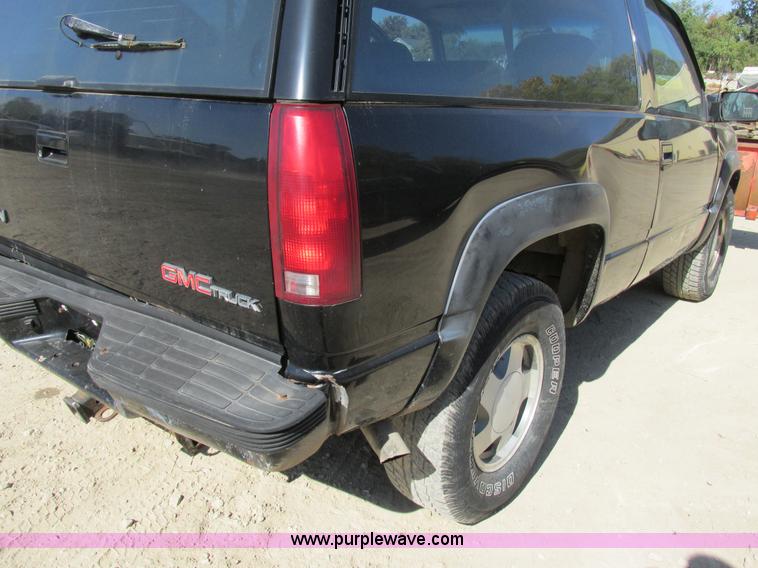 image for item BS9936 1994 GMC Yukon SUV
