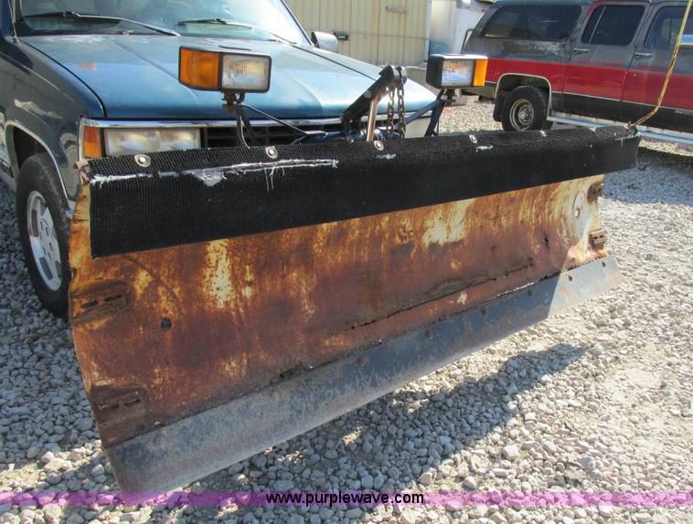 image for item BS9937 1993 Chevrolet Suburban SUV