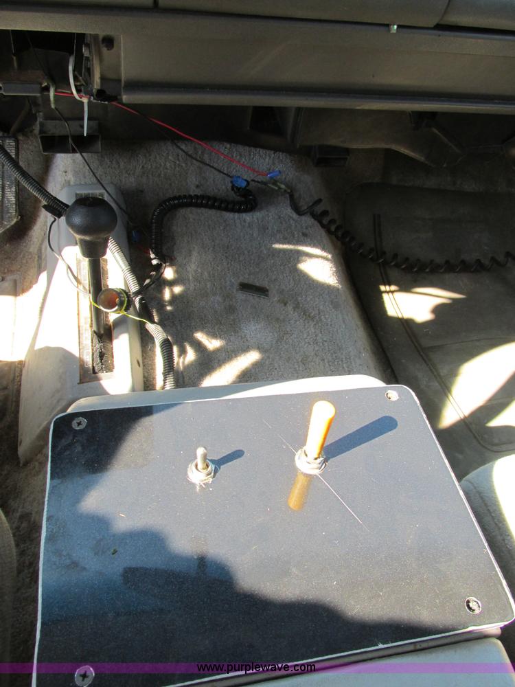 image for item BS9937 1993 Chevrolet Suburban SUV