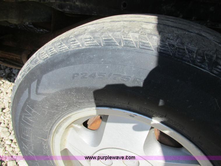 image for item BS9937 1993 Chevrolet Suburban SUV