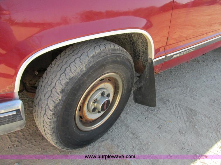 image for item BS9941 1992 GMC 1500 pickup truck