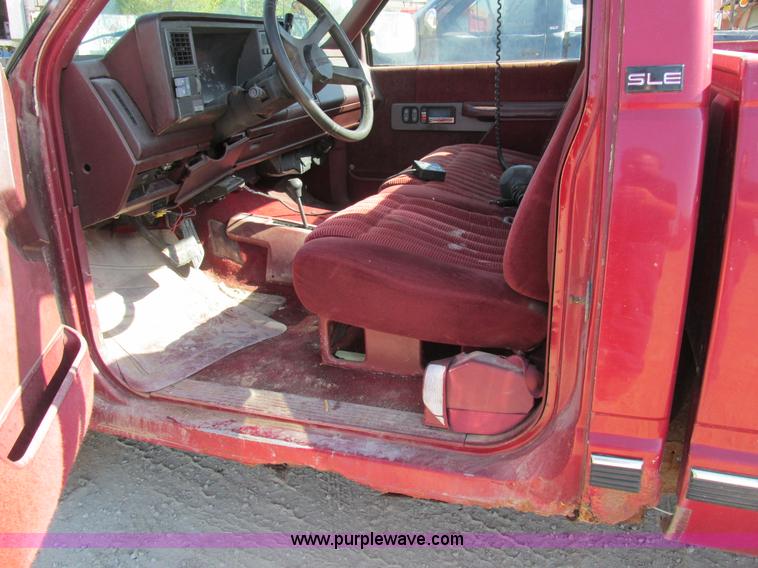 image for item BS9941 1992 GMC 1500 pickup truck