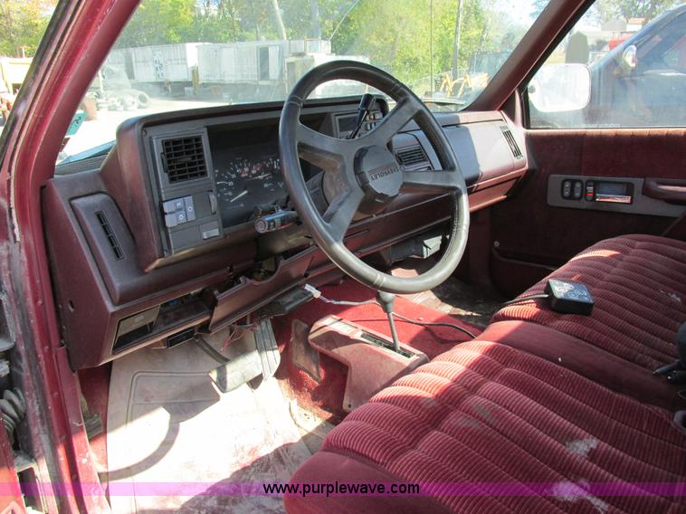 image for item BS9941 1992 GMC 1500 pickup truck