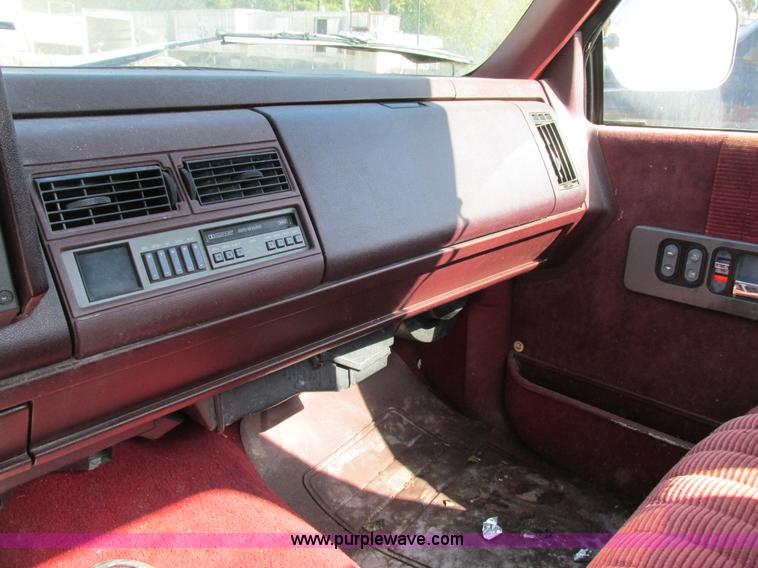 image for item BS9941 1992 GMC 1500 pickup truck