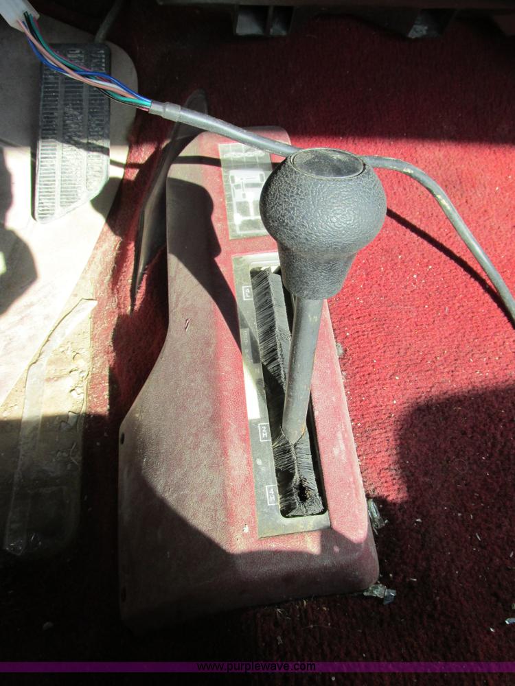 image for item BS9941 1992 GMC 1500 pickup truck