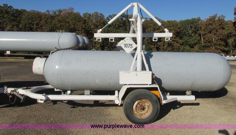 image for item BS9952 1994 H&H Smooth Rider propane tank transport trailer