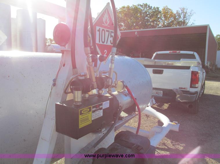 image for item BS9952 1994 H&H Smooth Rider propane tank transport trailer