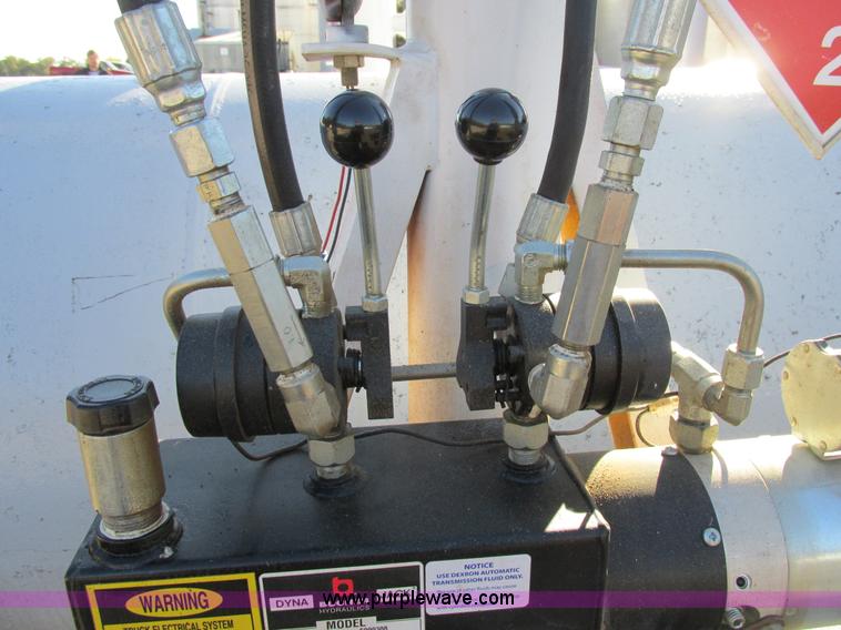 image for item BS9952 1994 H&H Smooth Rider propane tank transport trailer