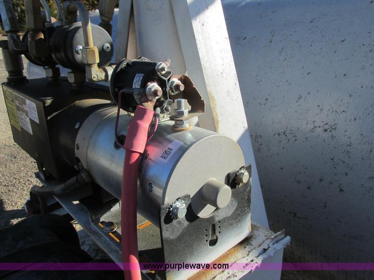 image for item BS9952 1994 H&H Smooth Rider propane tank transport trailer