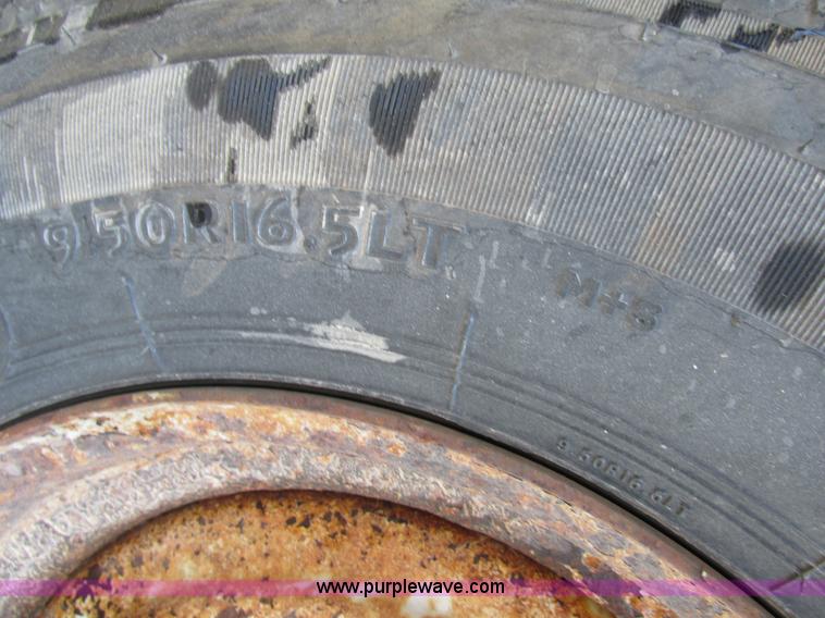 image for item BS9952 1994 H&H Smooth Rider propane tank transport trailer