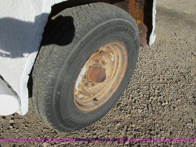 image for item BS9952 1994 H&H Smooth Rider propane tank transport trailer