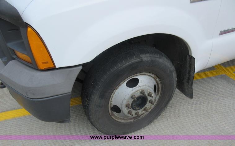 image for item G3685 2005 Ford F350 Super Duty service truck