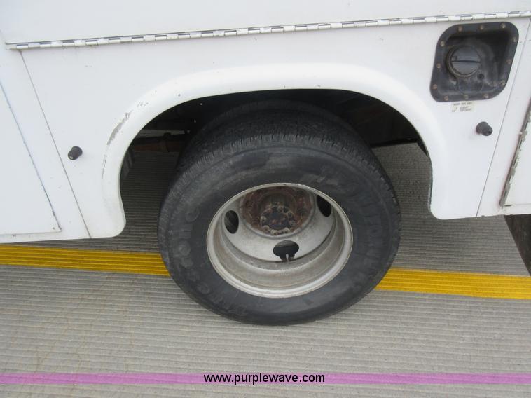 image for item G3685 2005 Ford F350 Super Duty service truck