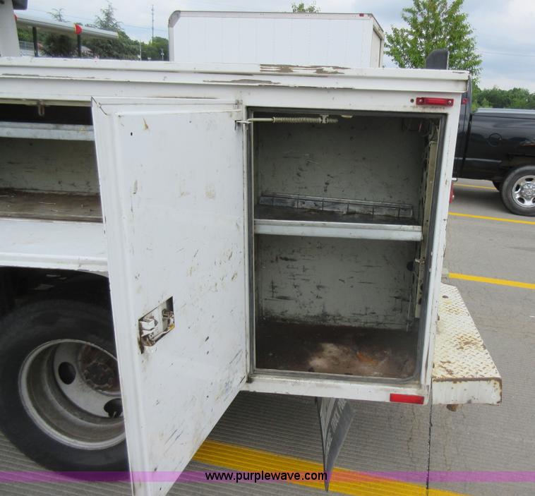 image for item G3685 2005 Ford F350 Super Duty service truck