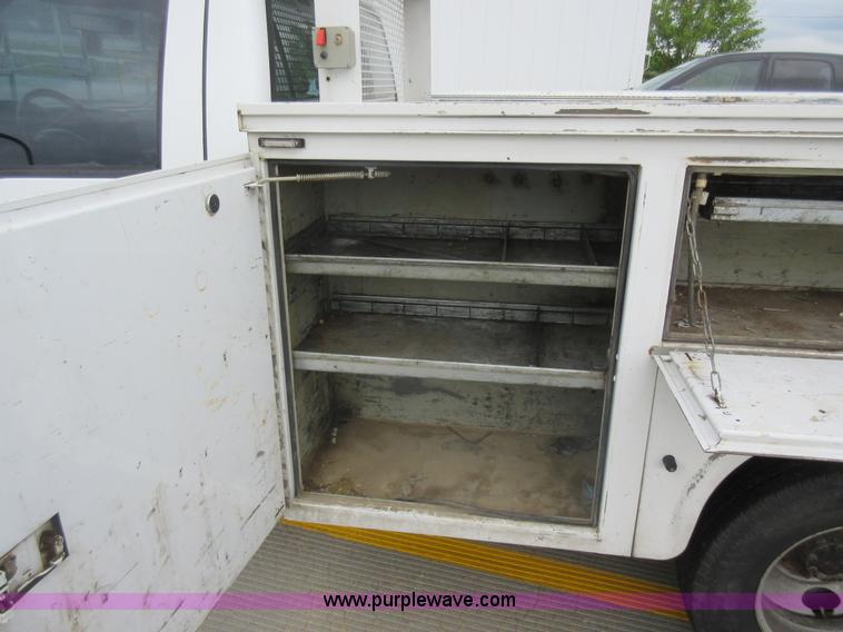 image for item G3685 2005 Ford F350 Super Duty service truck