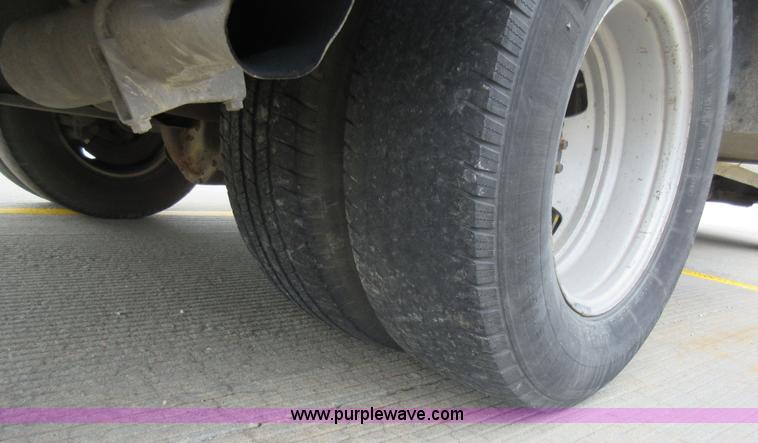 image for item G3685 2005 Ford F350 Super Duty service truck