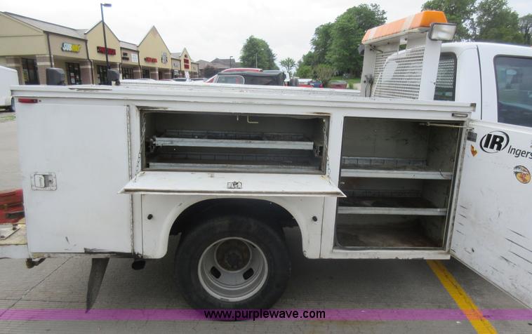 image for item G3685 2005 Ford F350 Super Duty service truck