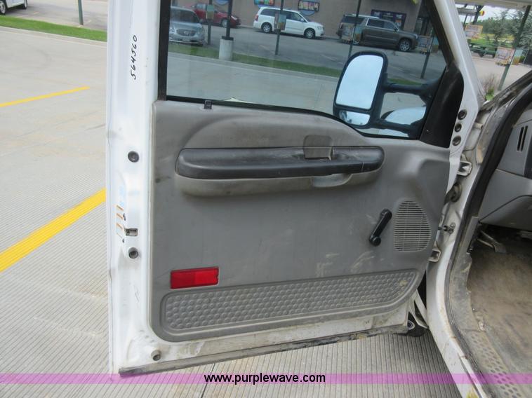 image for item G3685 2005 Ford F350 Super Duty service truck