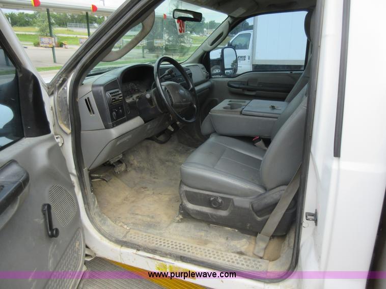 image for item G3685 2005 Ford F350 Super Duty service truck