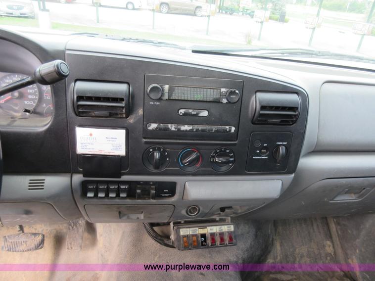image for item G3685 2005 Ford F350 Super Duty service truck