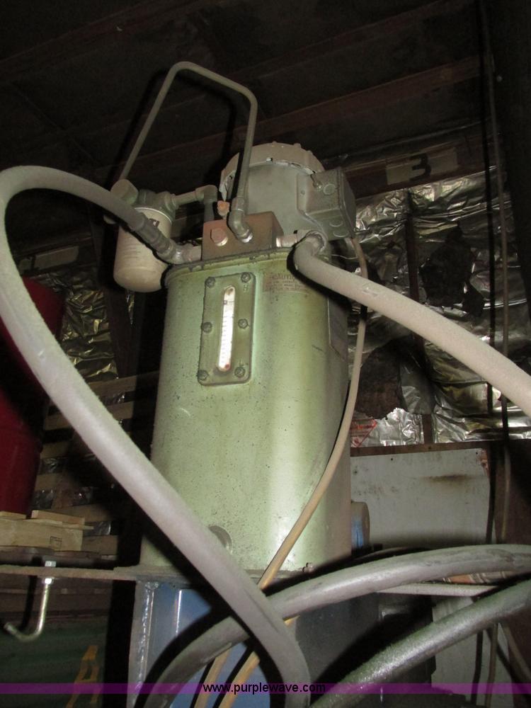 image for item H1078 Hydraulic press