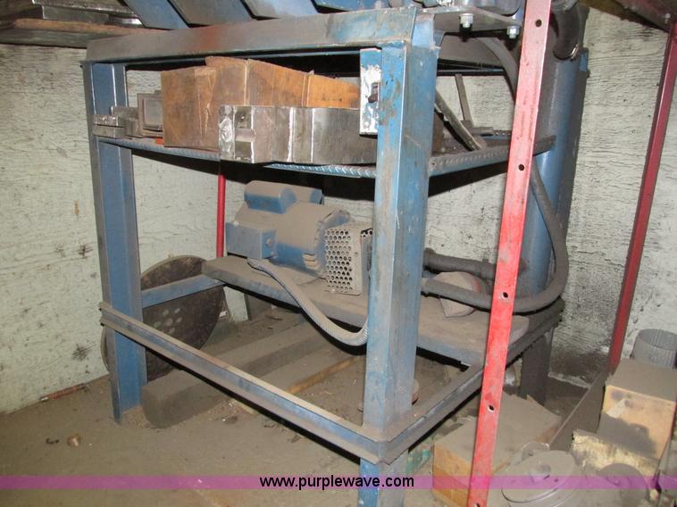 image for item H1080 Hydraulic press