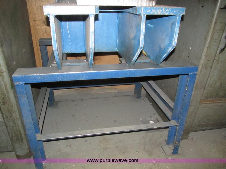 image for item H1081 Hydraulic press