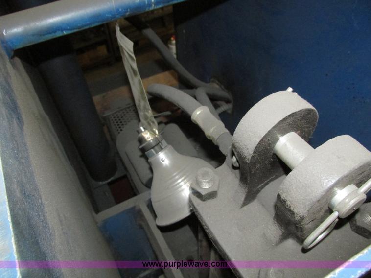 image for item H1081 Hydraulic press