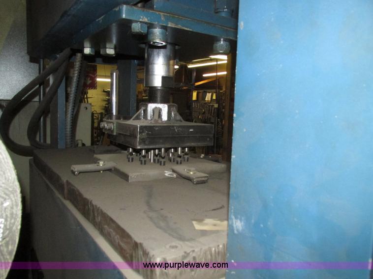 image for item H1082 Hydraulic press