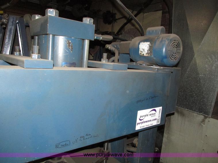 image for item H1082 Hydraulic press