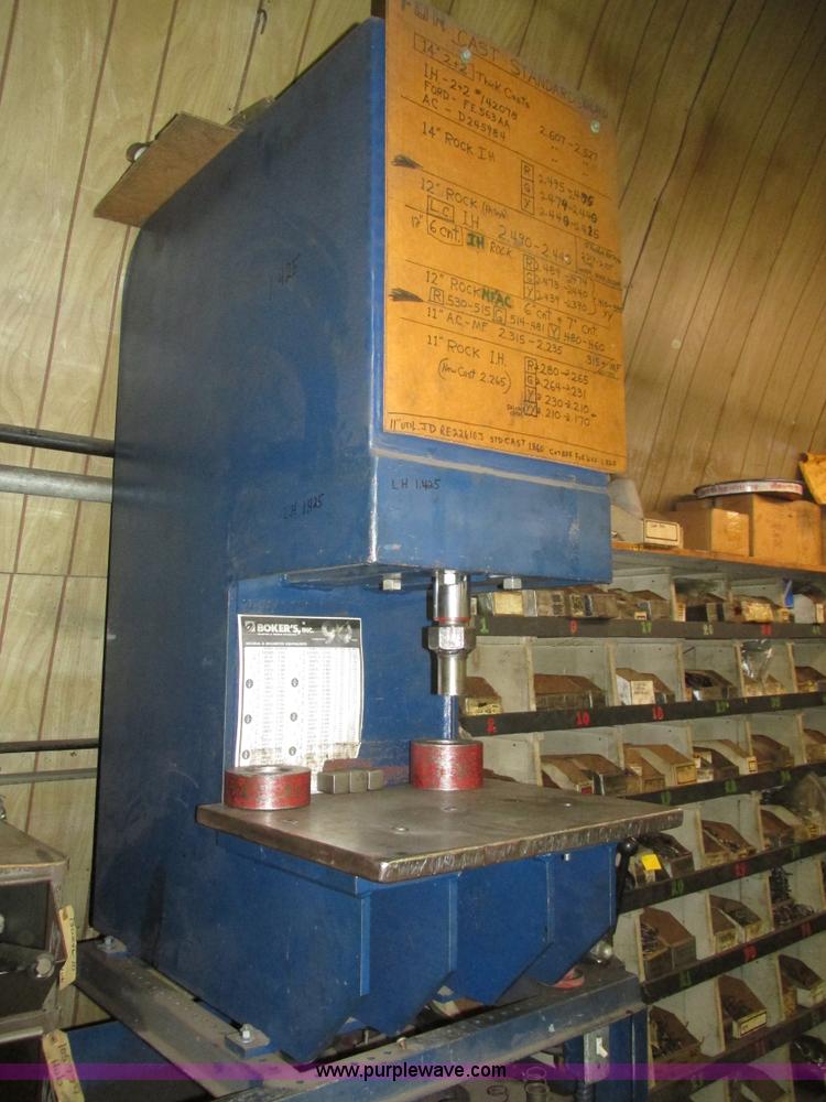 image for item H1084 Hydraulic press