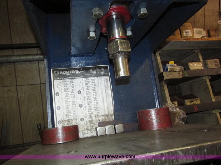 image for item H1084 Hydraulic press