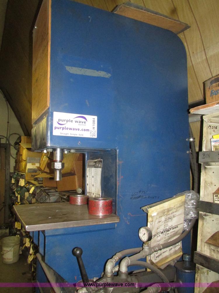 image for item H1084 Hydraulic press